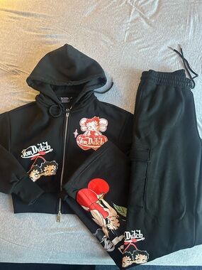 Von Dutch Black Betty Boop Cropped Zip Hoodie and Joggers Set with red Accents